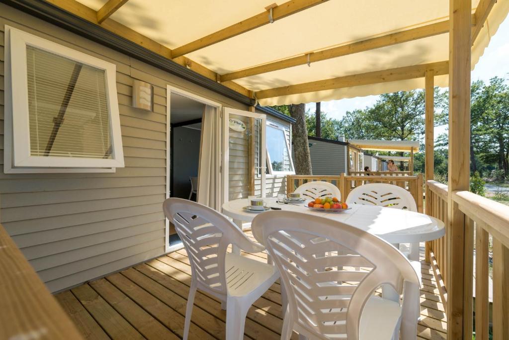 Camping Les Chevrefeuilles Royan Room photo
